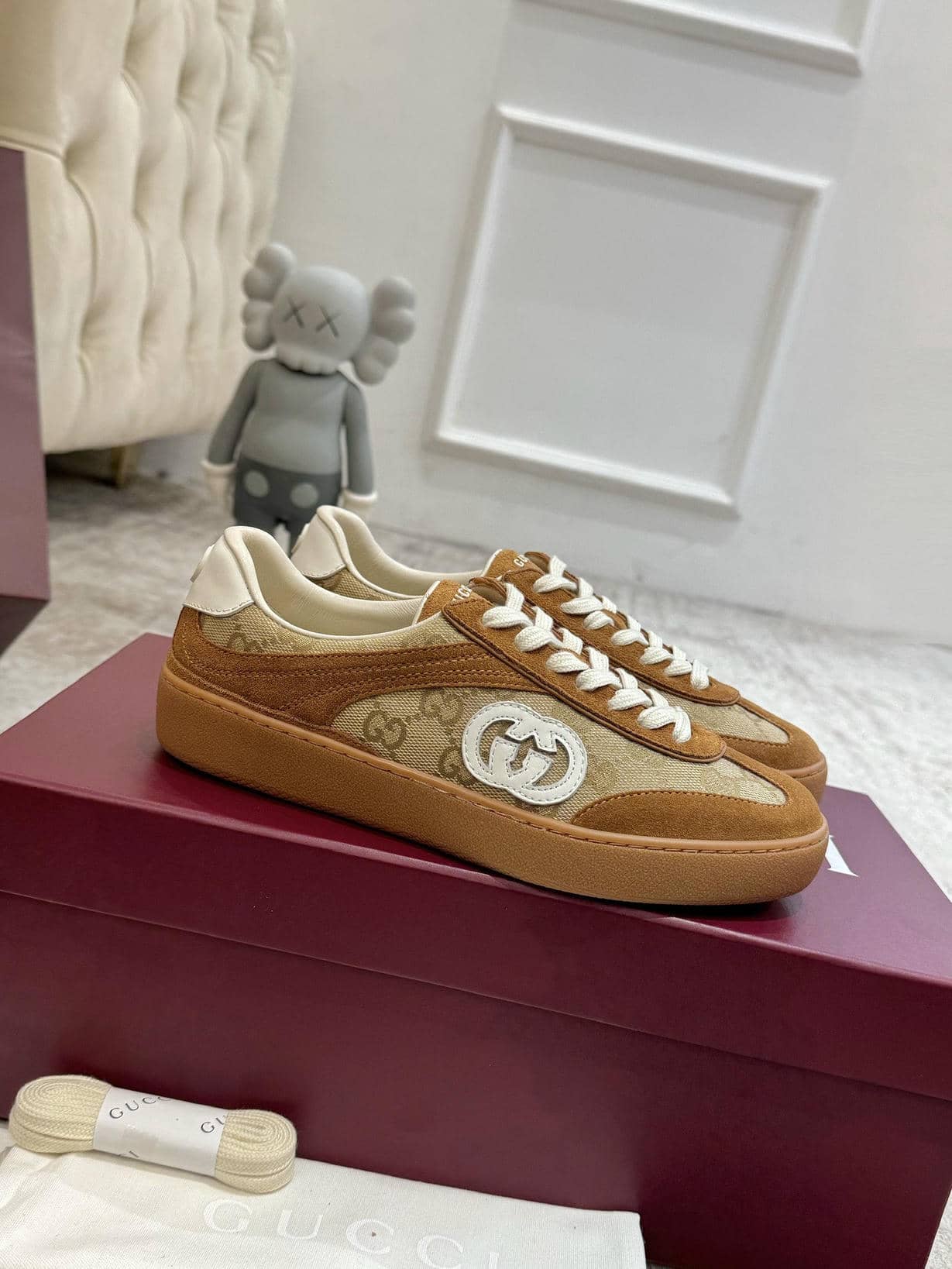 0022 Sneaker